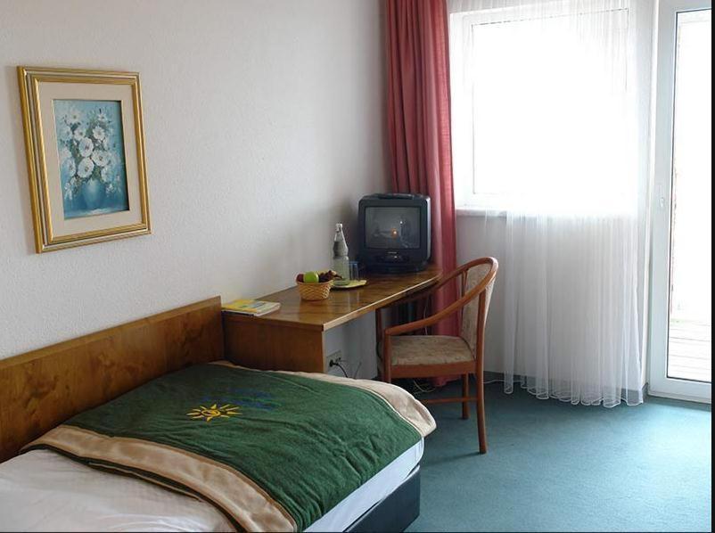 Greenline Hotel Hellfeld Neubrandenburg Pokój zdjęcie