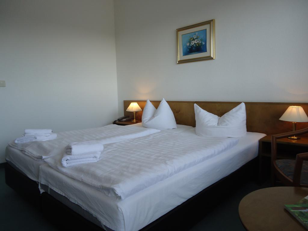Greenline Hotel Hellfeld Neubrandenburg Zewnętrze zdjęcie